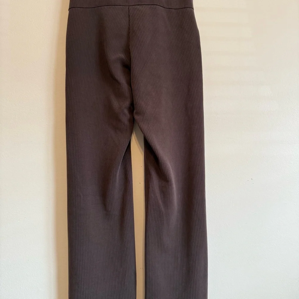 Lululemon ribbed soft stream flare espresso Brown Pants size 2